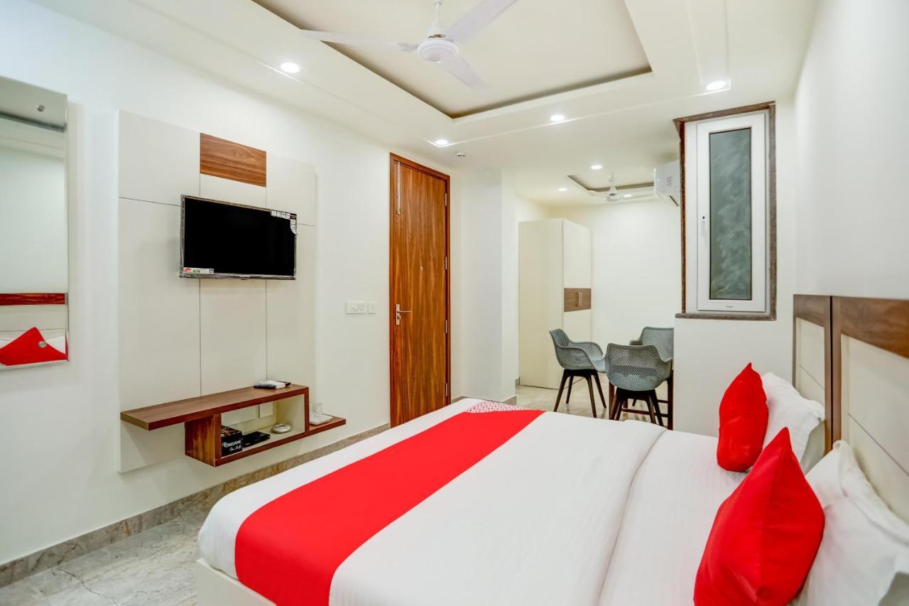 Flagship Happy Hotel