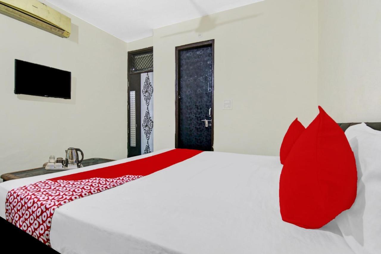 Hotel Oyo Flagship A K Galaxy Room's