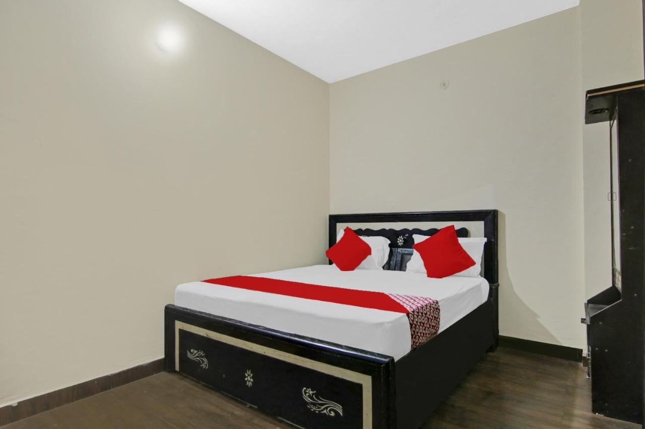 Oyo Flagship A K Galaxy Room's Hotel Nova Deli