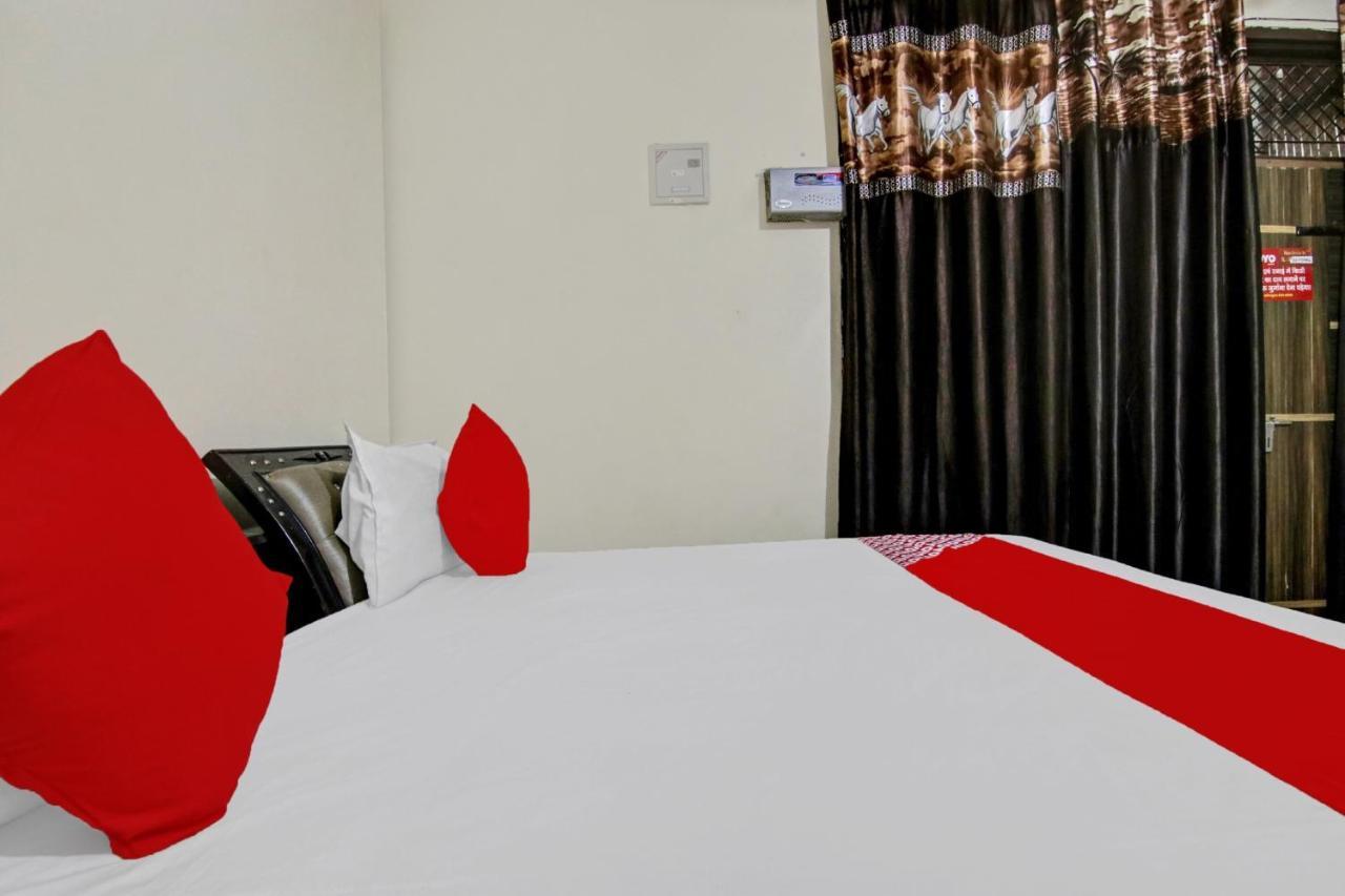 Oyo Flagship A K Galaxy Room's Nova Deli