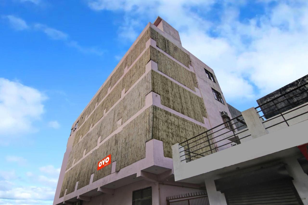 Oyo Flagship A K Galaxy Room's 3* Nova Deli