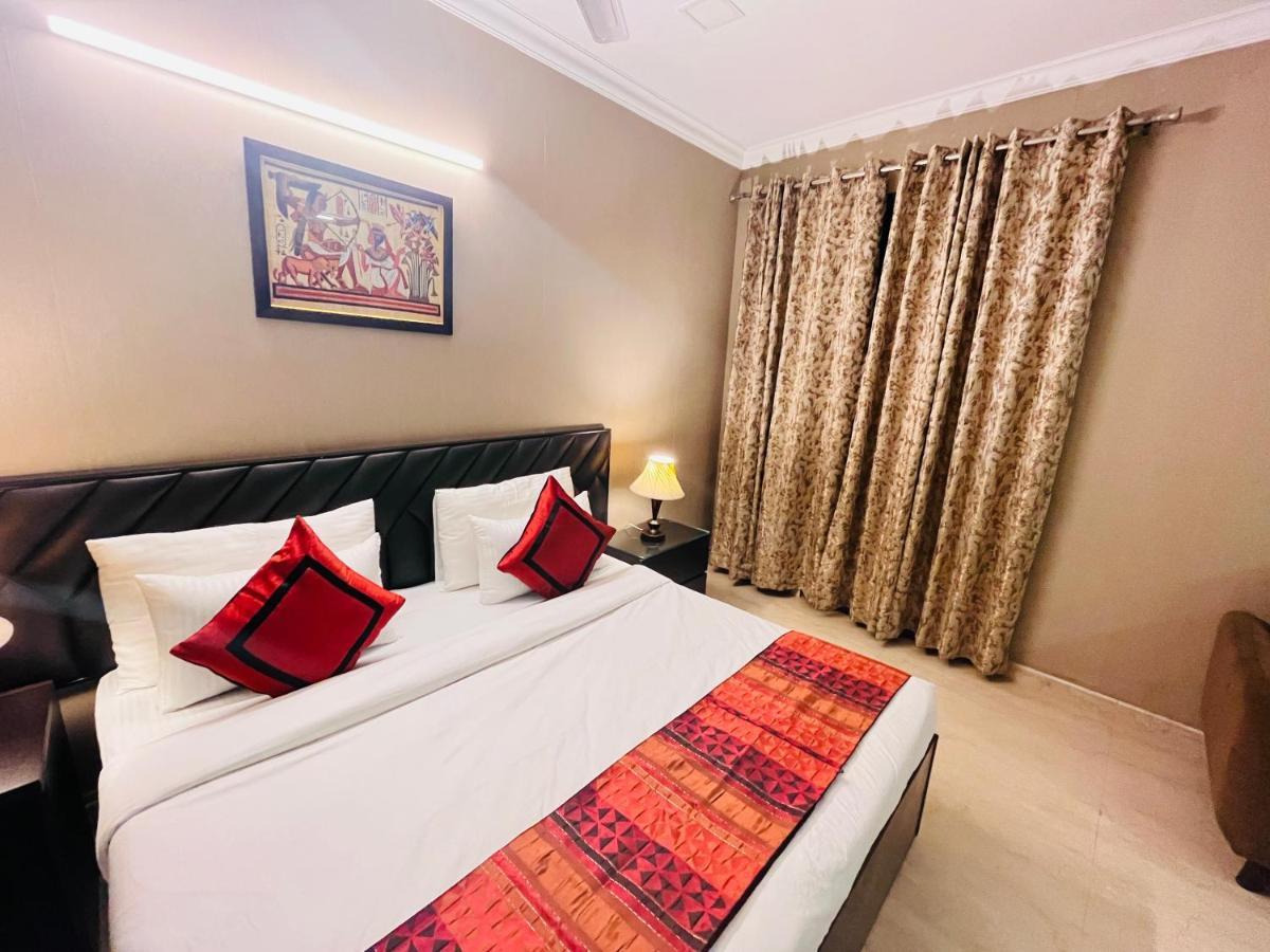 Abode Residency Safdarjung Enclave Near U S Embassy Delhi