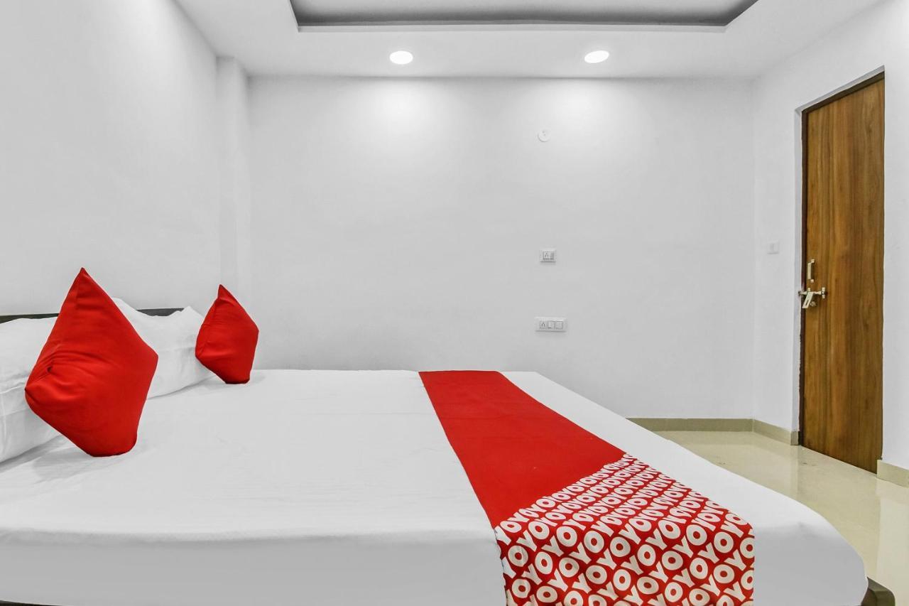 Flagship Secret Mirage Near Rithala Metro Station Hotel