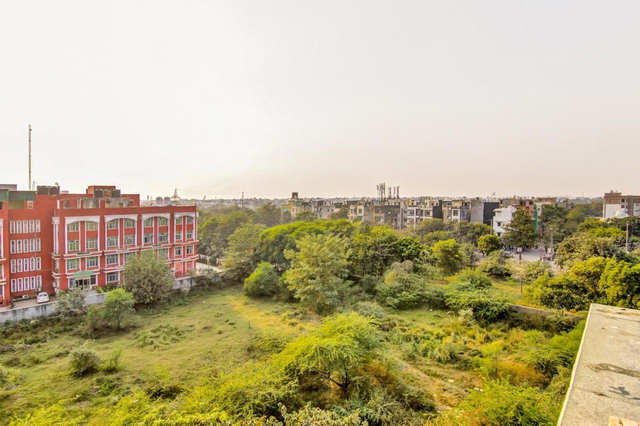 Flagship Secret Mirage Near Rithala Metro Station Hotel New Delhi