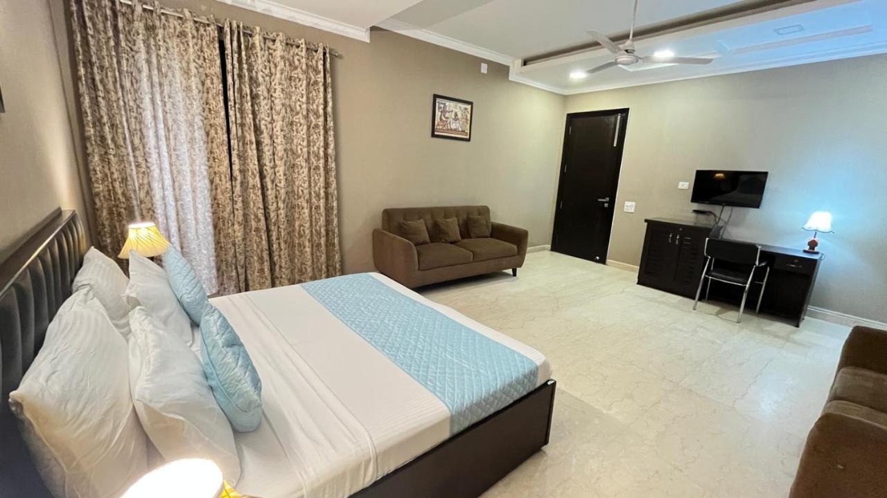 Abode Residency Safdarjung Enclave Near U S Embassy Delhi