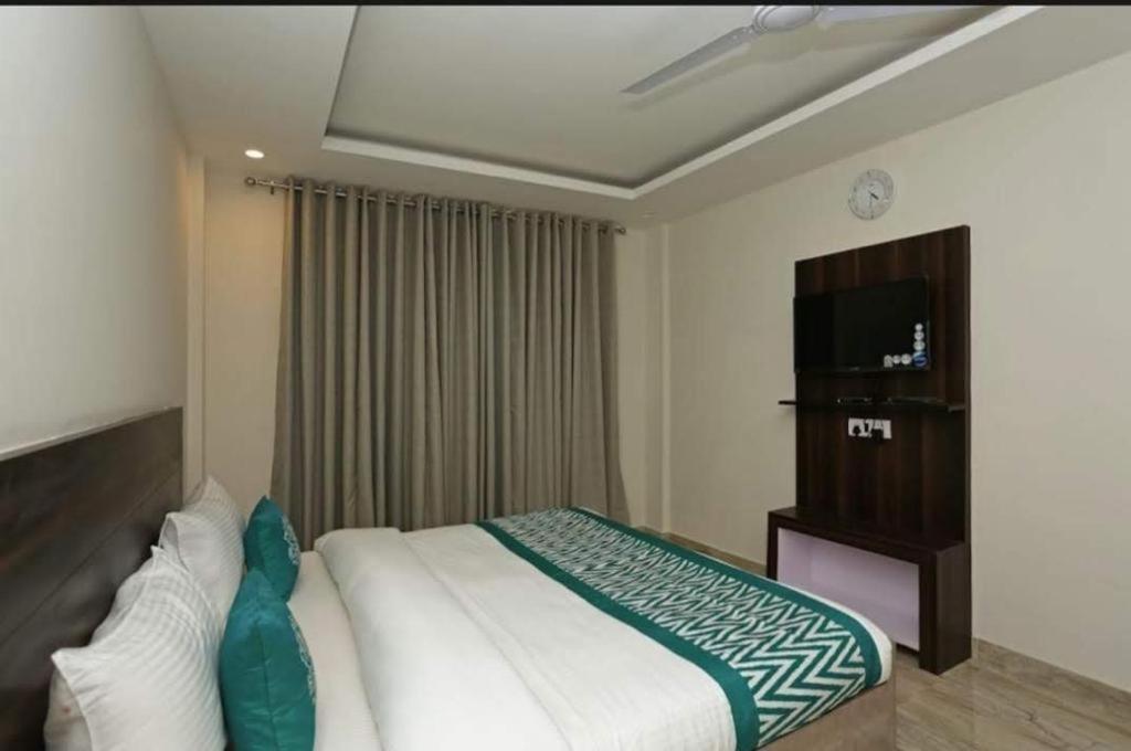 Hotel Samara Kingdom Near Delhi Airport