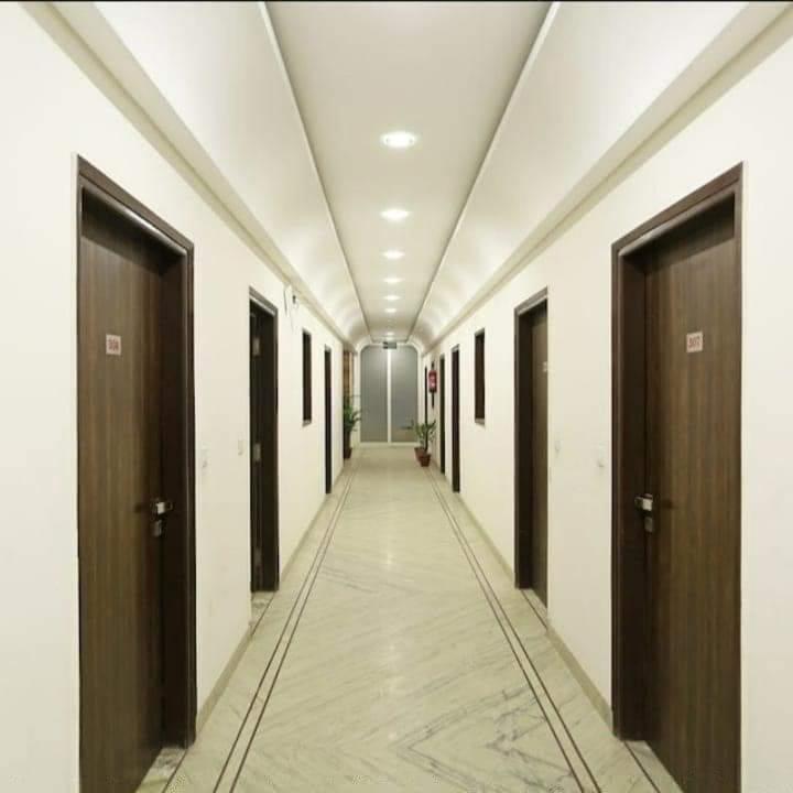 Hotel Samara Kingdom Near Delhi Airport