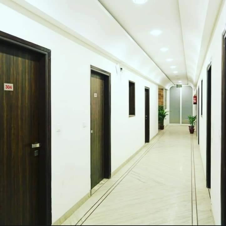 Samara Kingdom Near Delhi Airport Hotel 3*