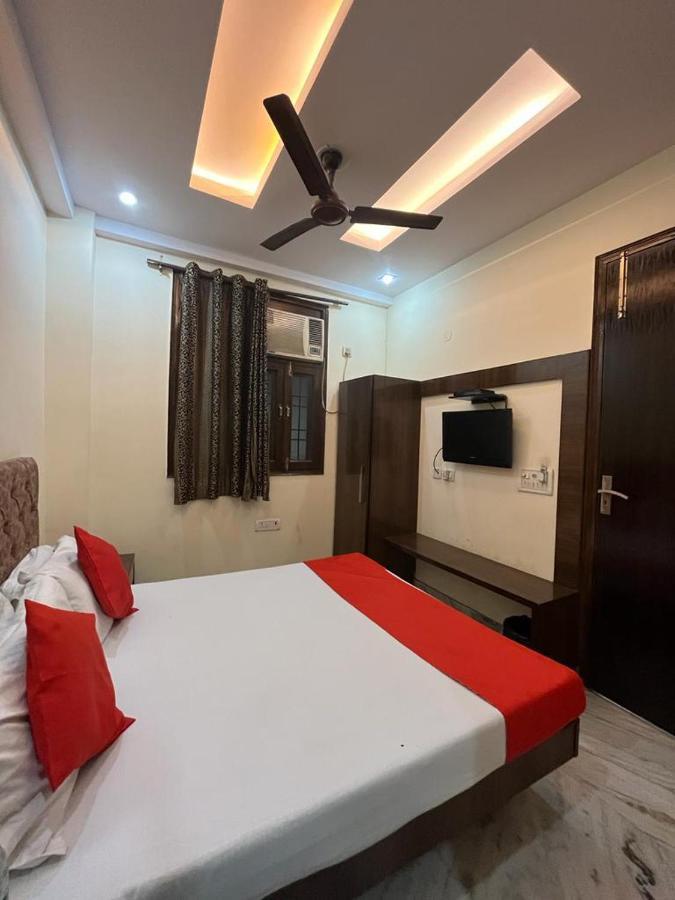 Vintage - Railway Station Hotel