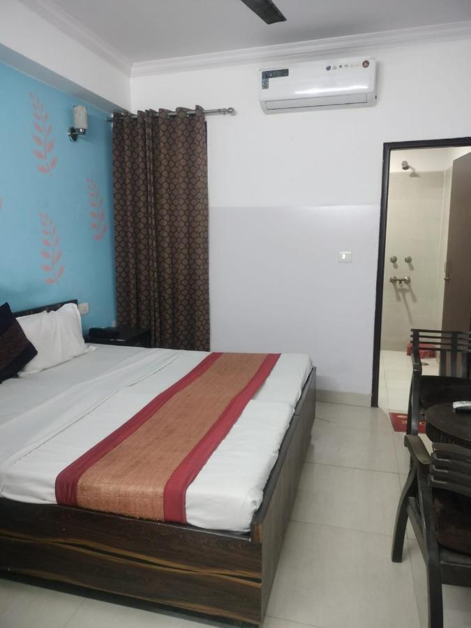 Hotel Galaxy Delhi Airport