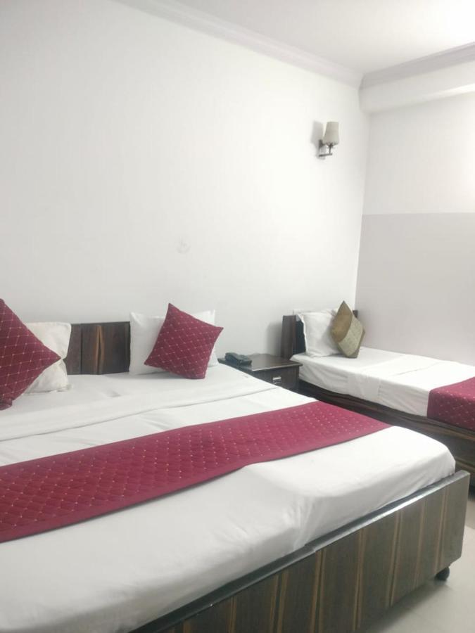Galaxy Delhi Airport 3*