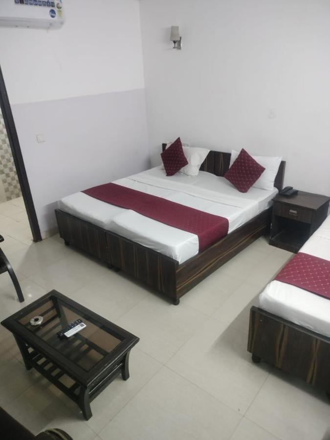 Hotel Galaxy Plaza Near Igi Airport Dehli Nova Deli
