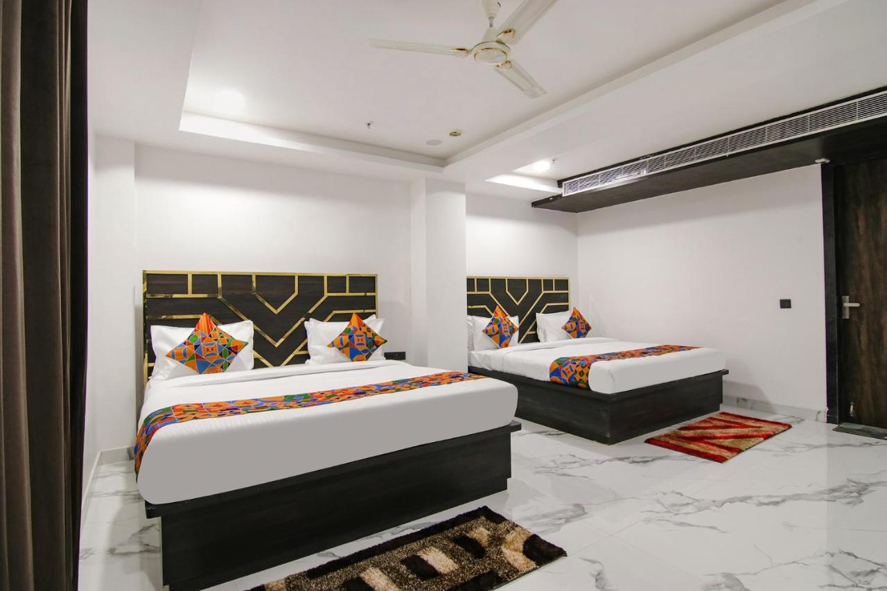 Hotel Fabhotel Greysky New Delhi