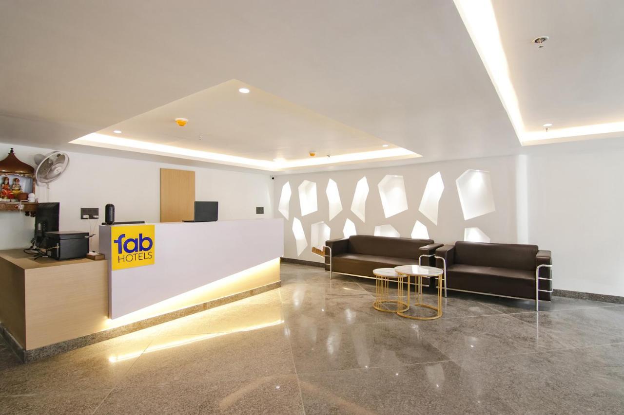 Hotel Fabhotel Greysky New Delhi
