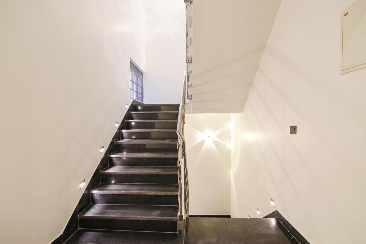 Hotel Fabhotel Greysky New Delhi