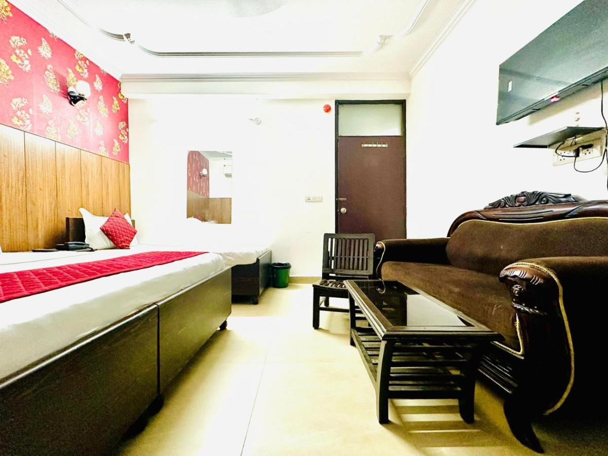 The Glaxy Near Igi Delhi Airport 3*