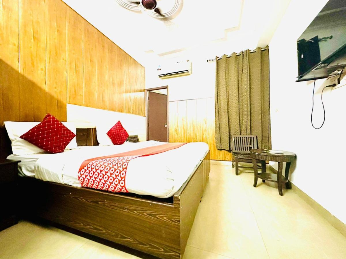 Hotel The Glaxy Near Igi Delhi Airport Nova Deli