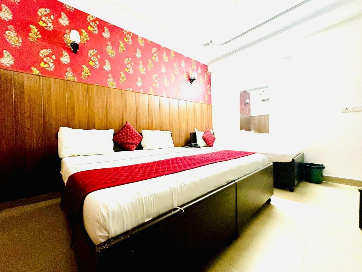 Hotel The Glaxy Near Igi Delhi Airport 3*