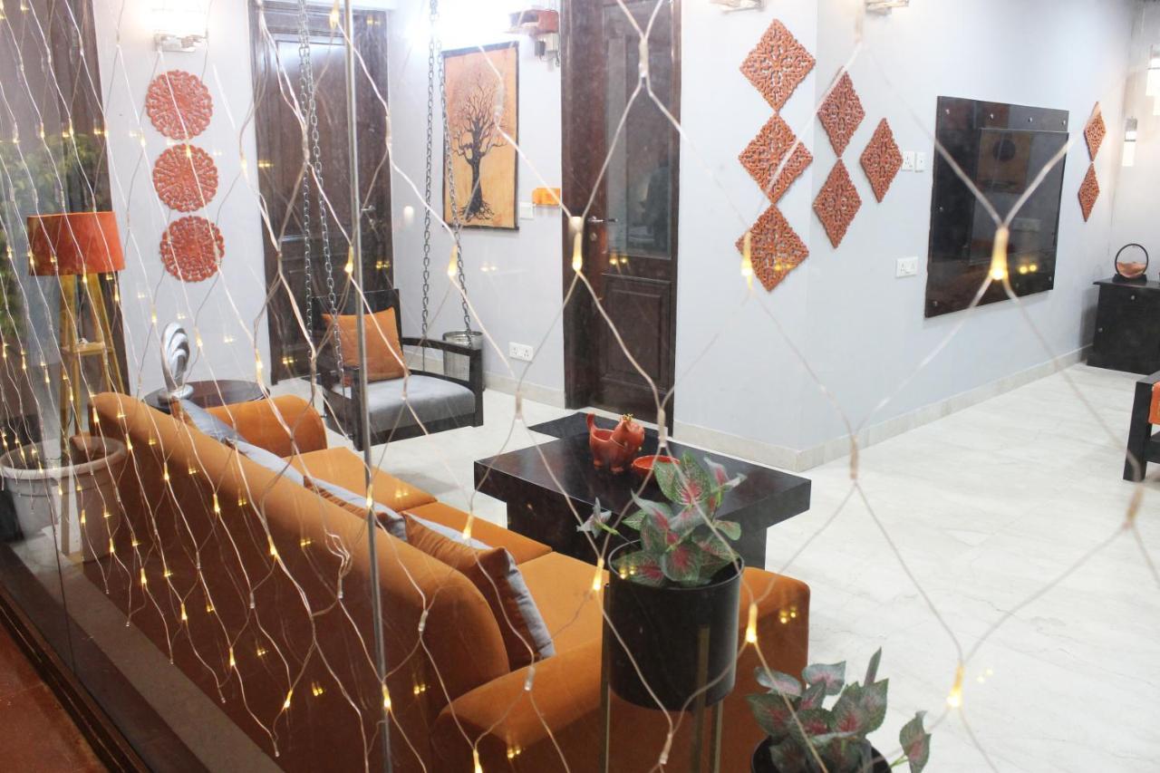 Premium Luxurious 2bhk W/ Huge Livingroom Apartment New Delhi