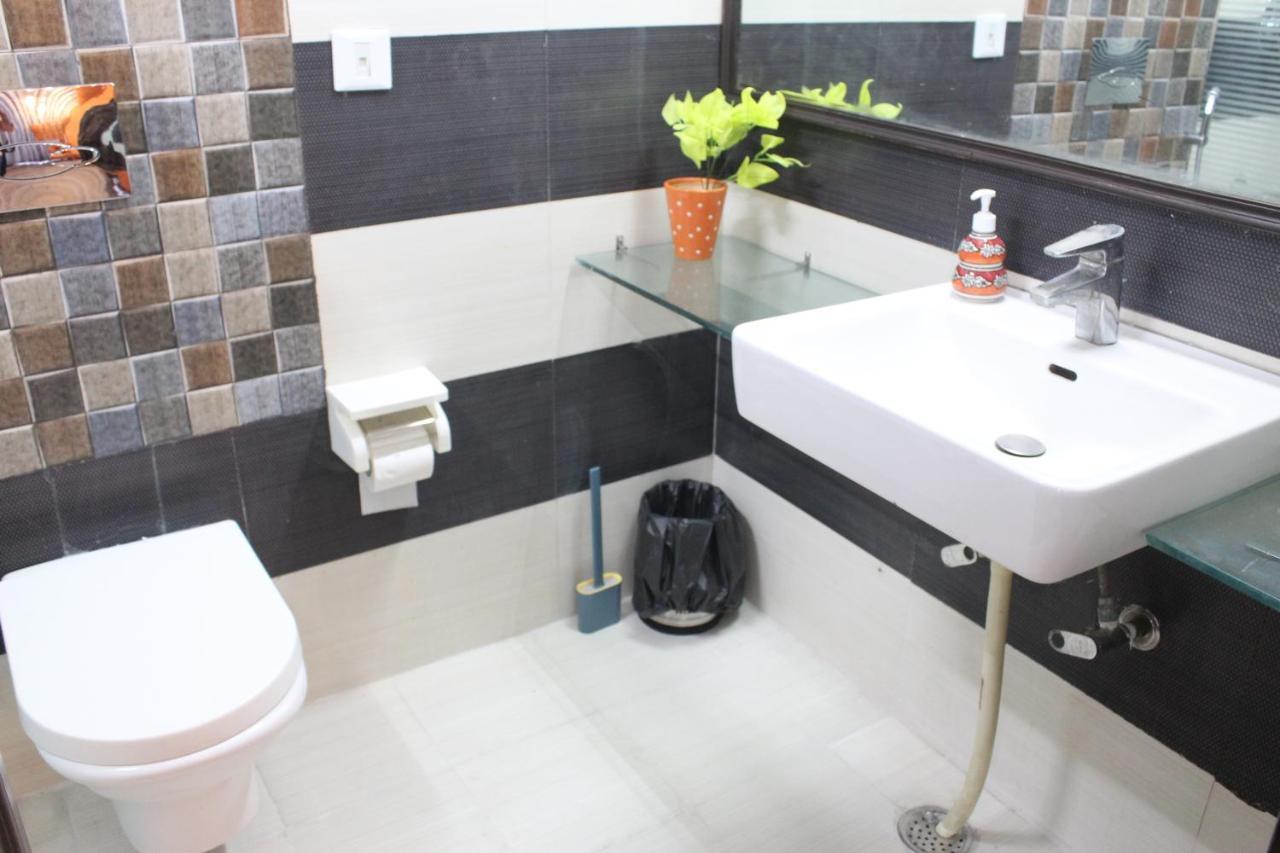 Premium Luxurious 2bhk W/ Huge Livingroom