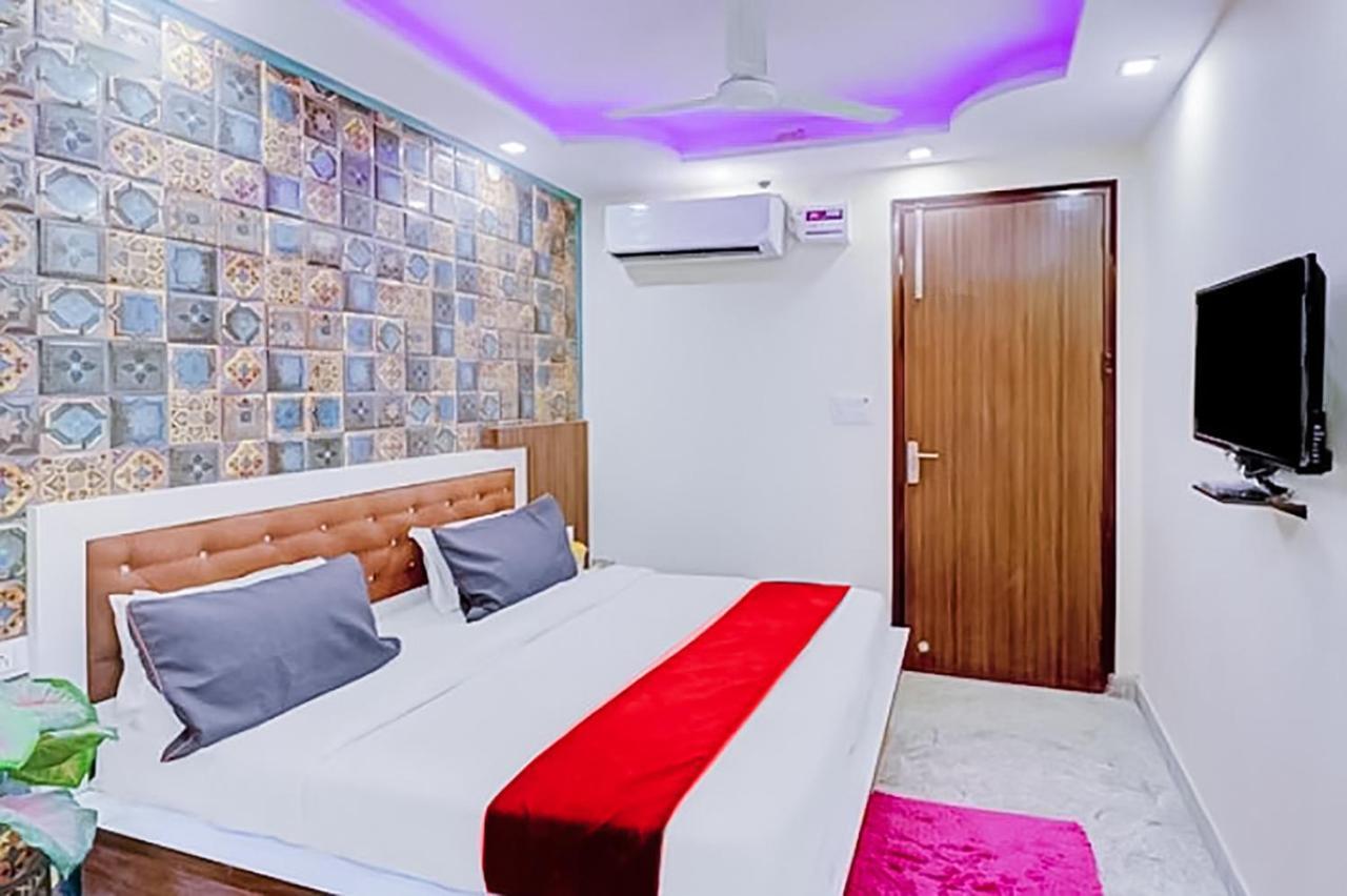Palace - Jagatpuri Hotel 3*