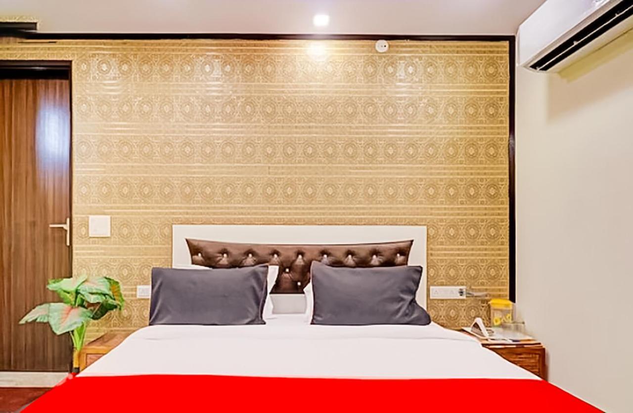 Hotel Palace - Jagatpuri New Delhi