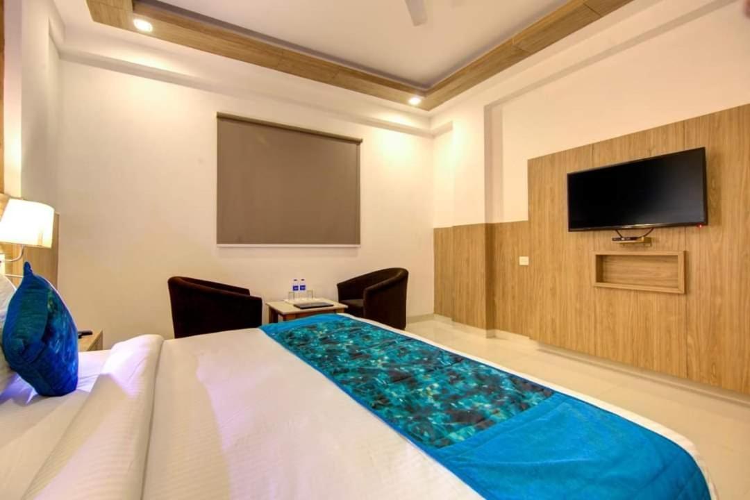Hotel Salt And Rove Aiport 4*