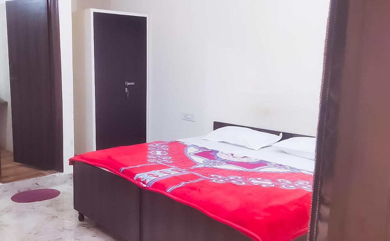 Hotel Roomshala 125 Maharaja - Near Majnu Ka Tilla 3*