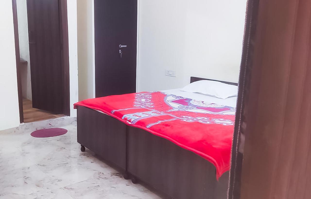Hotel Roomshala 125 Maharaja - Near Majnu Ka Tilla New Delhi