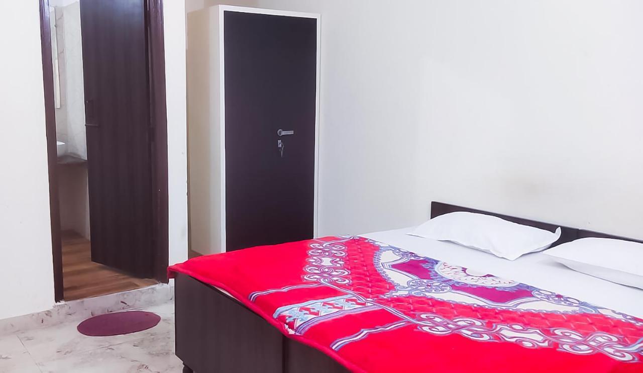 Roomshala 125 Maharaja - Near Majnu Ka Tilla 3* New Delhi