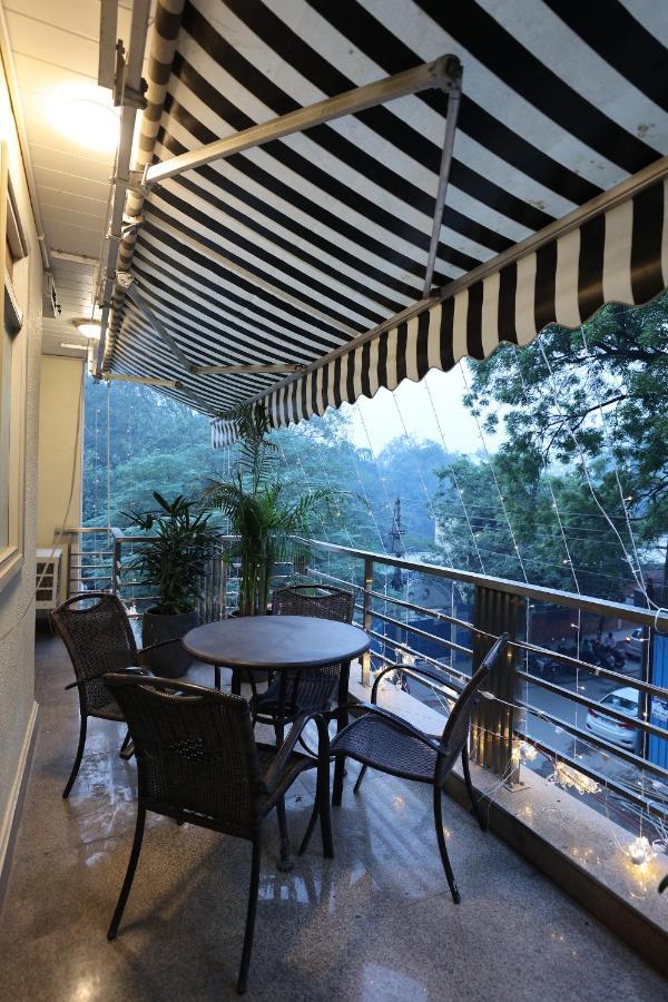R6 Luxury Peacefull & Comfortable New Delhi