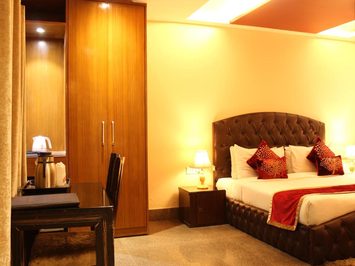 Karan Holidays Hotel 3*