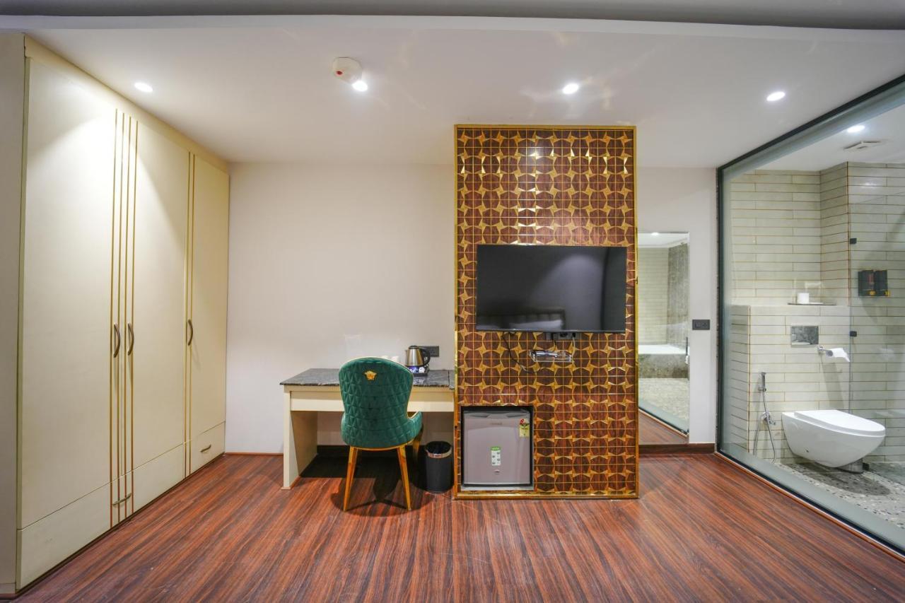 Hotel Clay Hotels, Paschim Vihar Delhi (National Capital Territory of India)