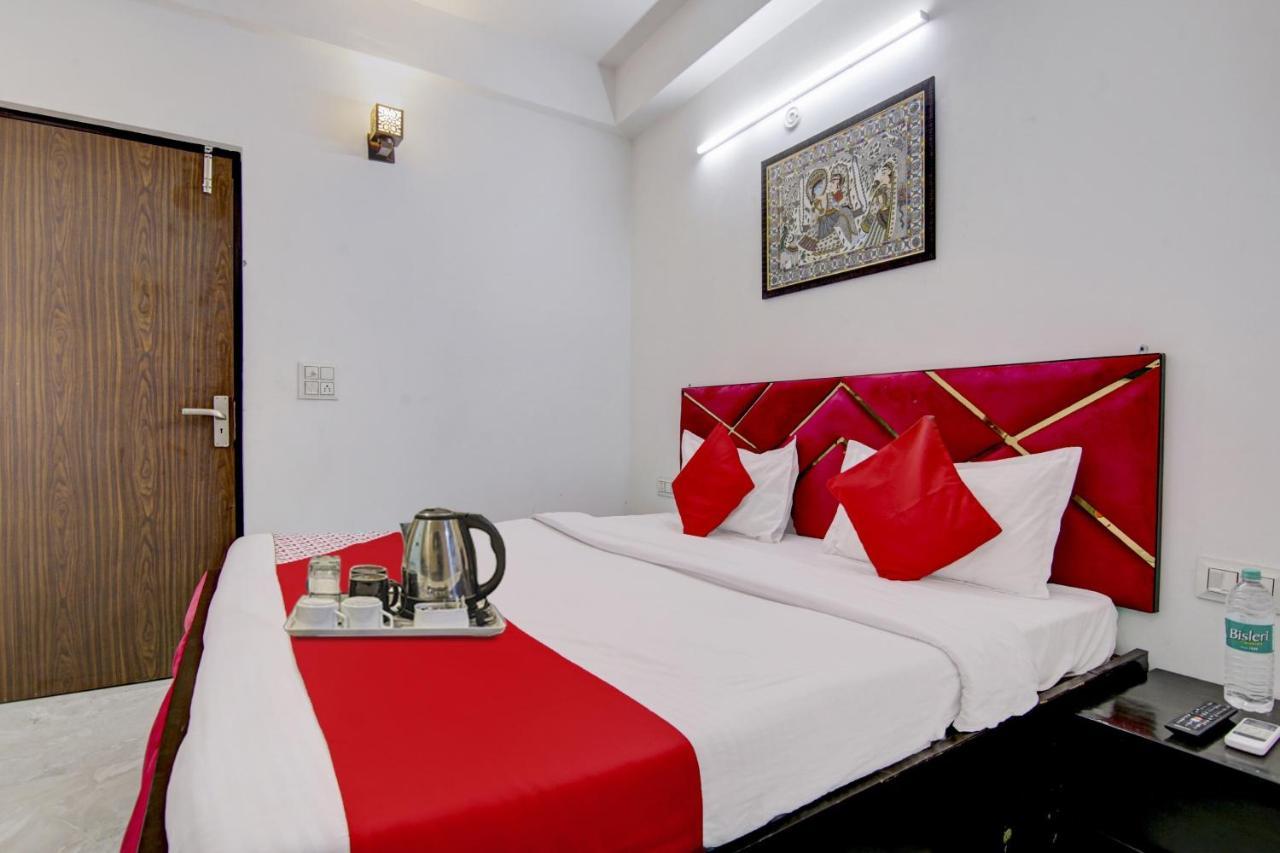 O Yadav Residency Near Nawada Metro Station Hotel
