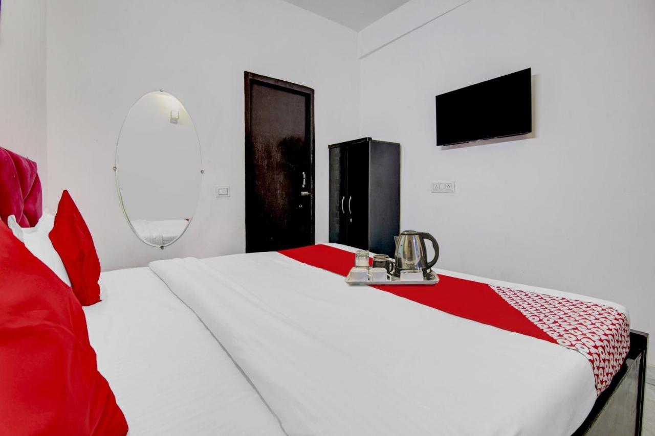 O Yadav Residency Near Nawada Metro Station Hotel
