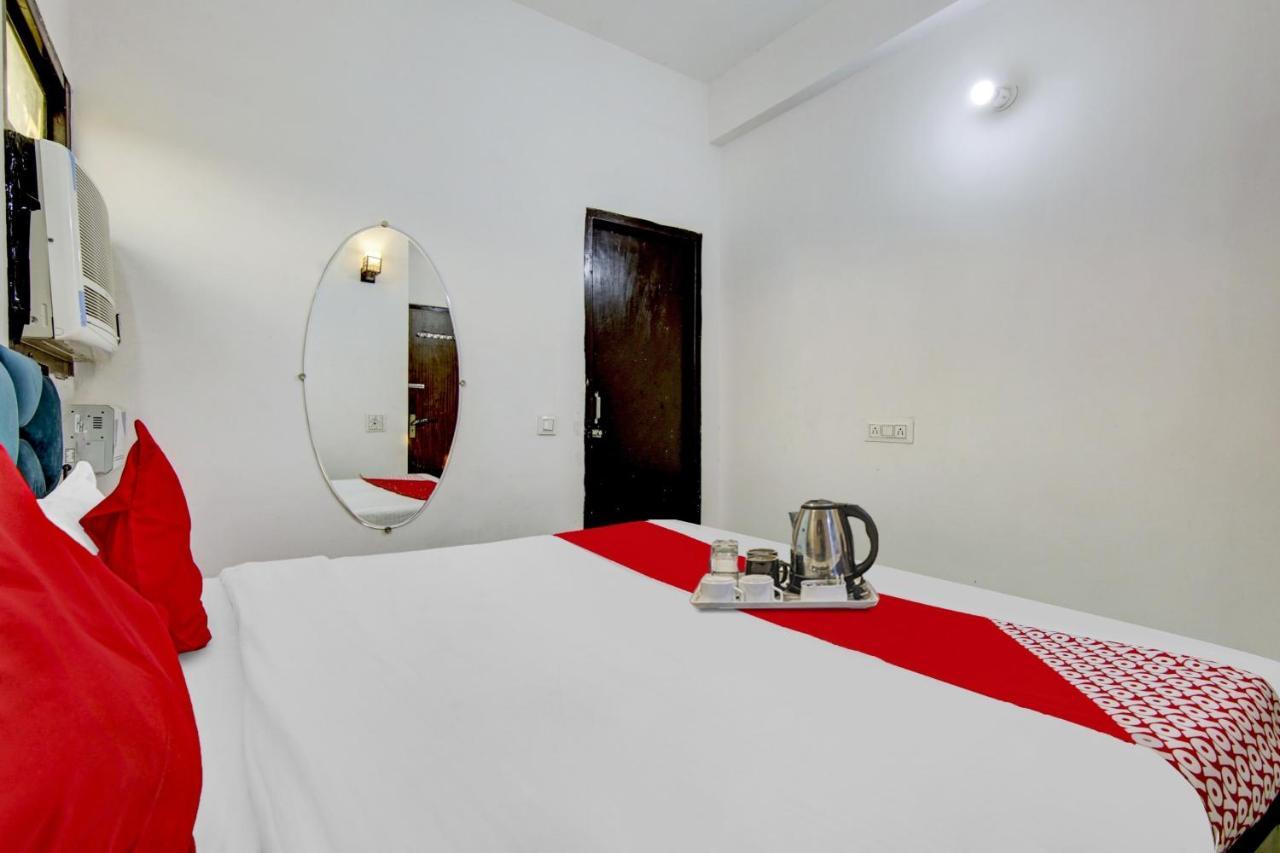 O Yadav Residency Near Nawada Metro Station