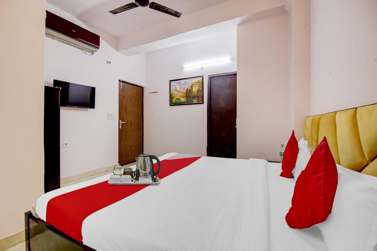 O Yadav Residency Near Nawada Metro Station Hotel 3*