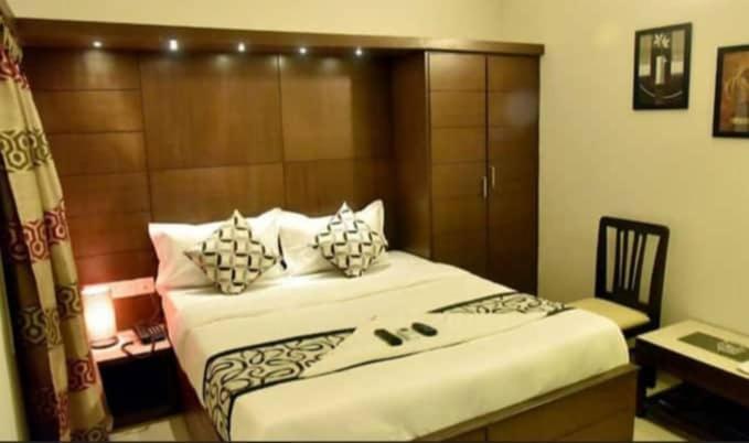 R Deluxe - Railway Station Hotel 3*