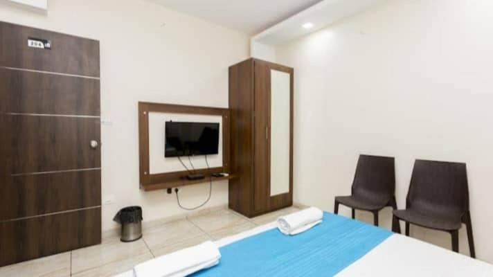 R Deluxe - Railway Station Hotel New Delhi