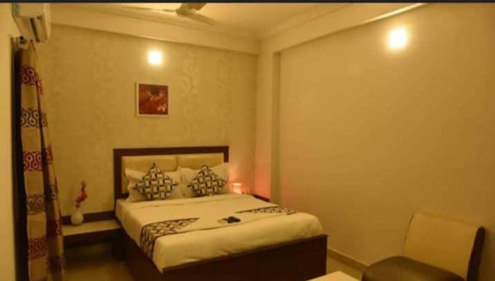 R Deluxe - Railway Station Hotel 3*