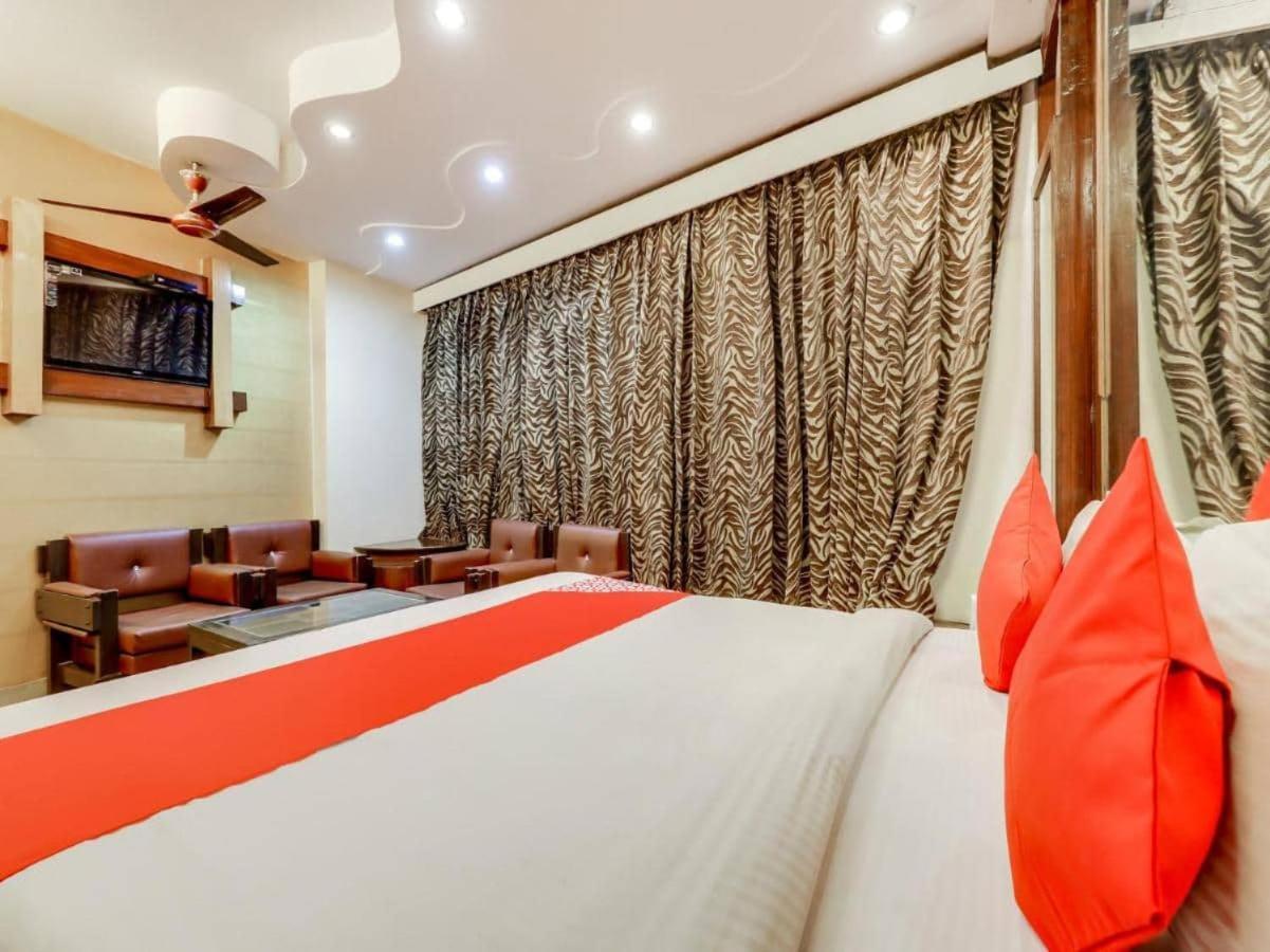R Deluxe - Railway Station Hotel New Delhi