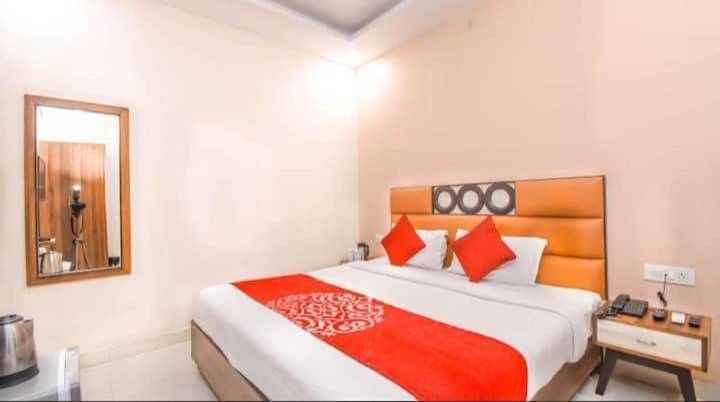 R Deluxe - Railway Station 3* New Delhi