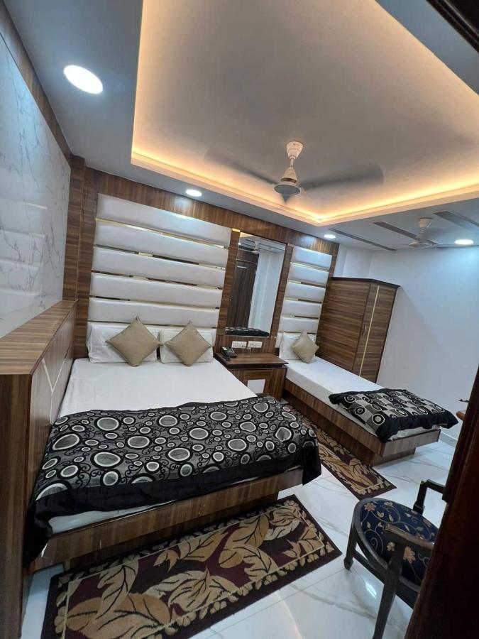 R Deluxe - Railway Station Hotel 3*