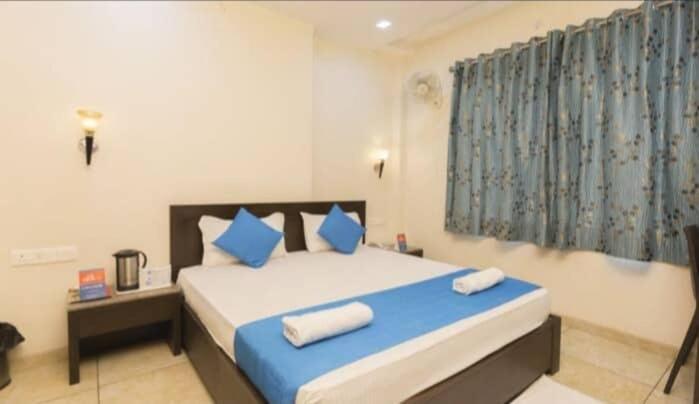 R Deluxe - Railway Station Hotel New Delhi