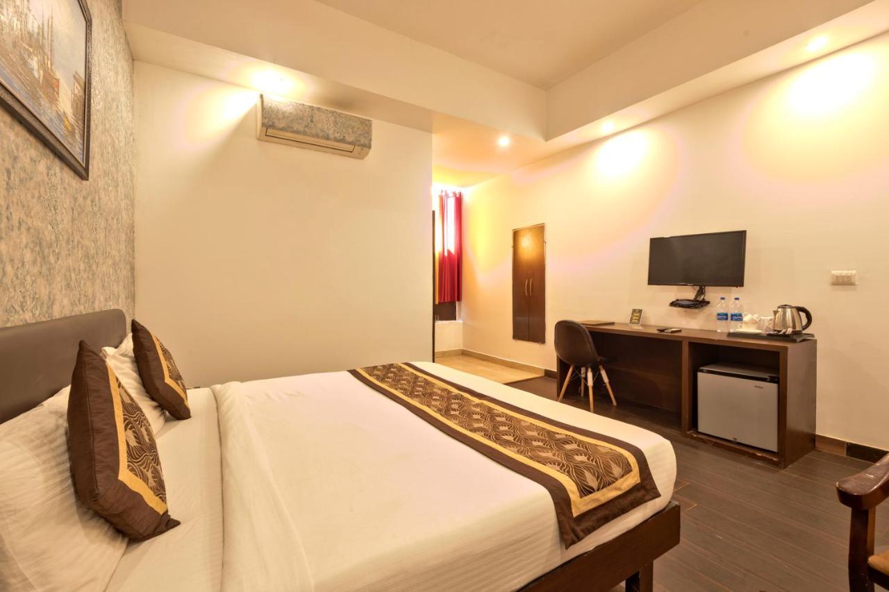 Luxury Tashree At Airport 4*