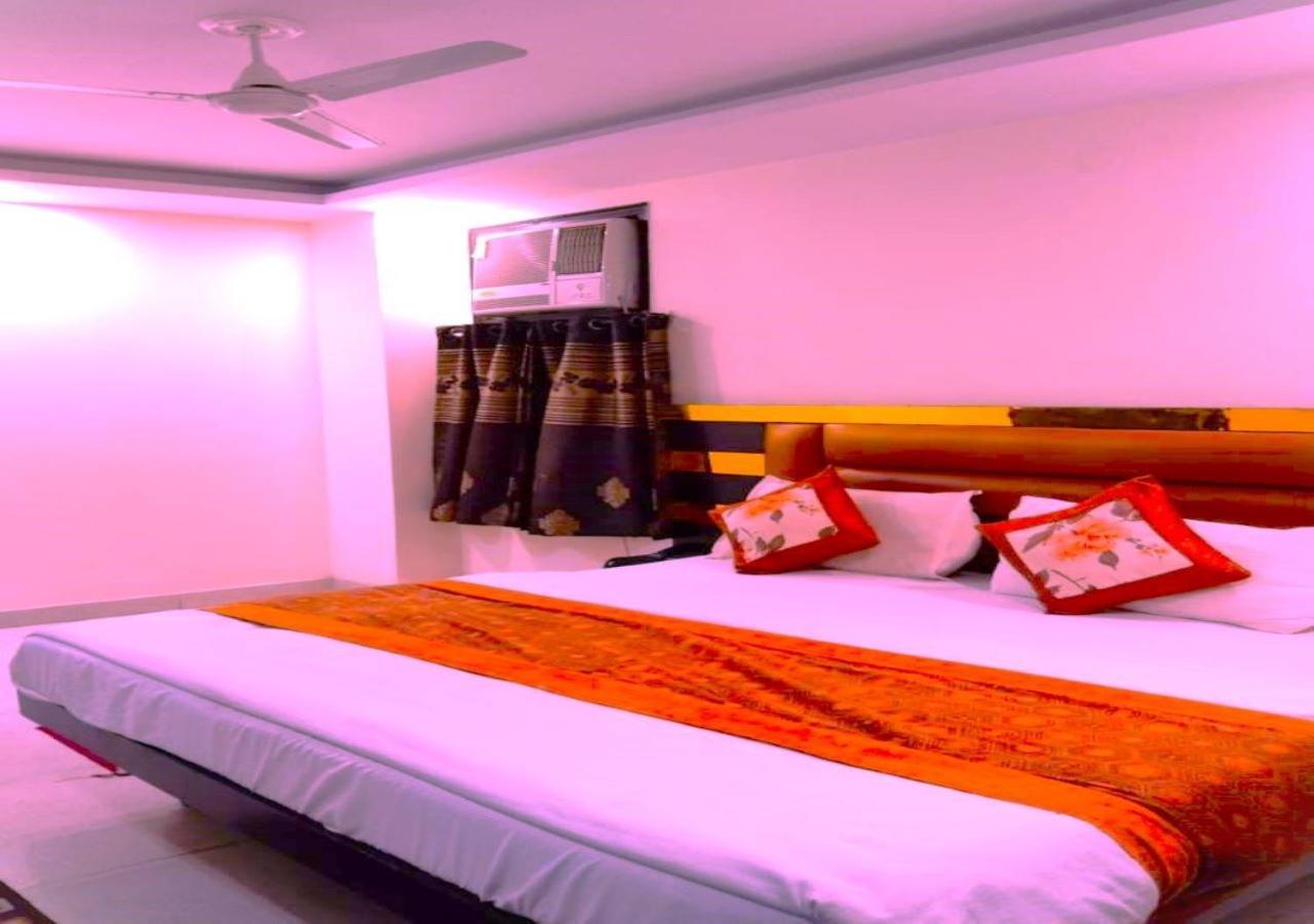 Istay Paradise Hotel New Delhi