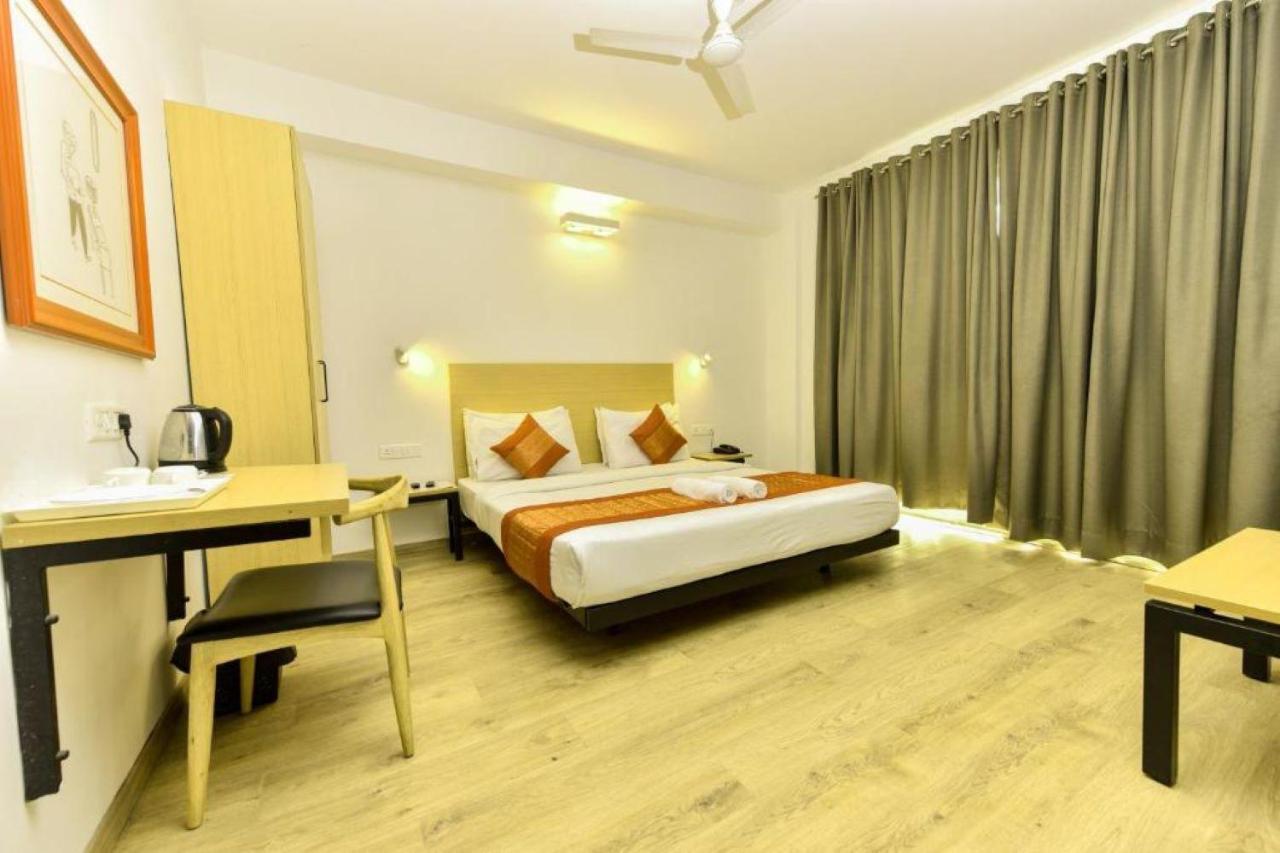 Istay Paradise Hotel New Delhi