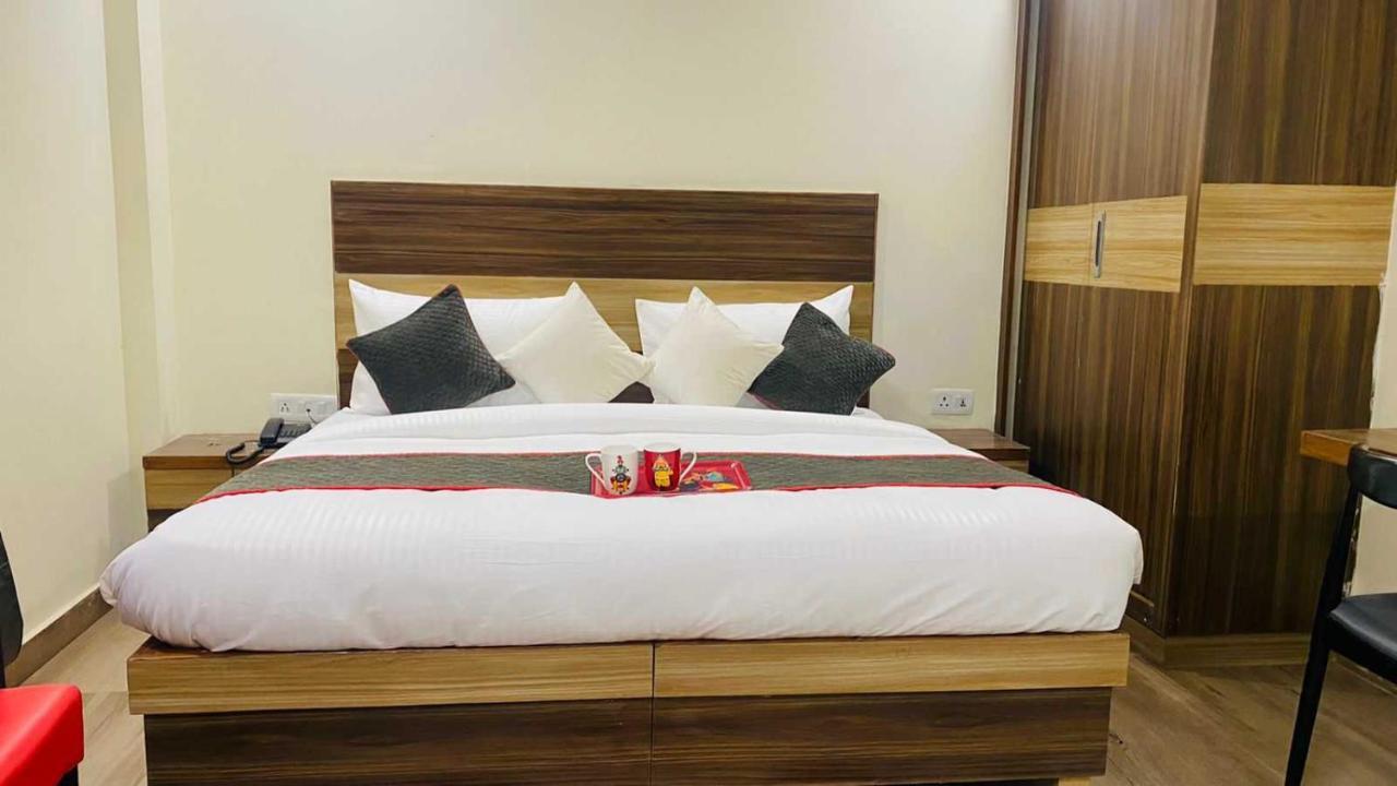 Townhouse Rohini Near Rithala Metro Station Hotel