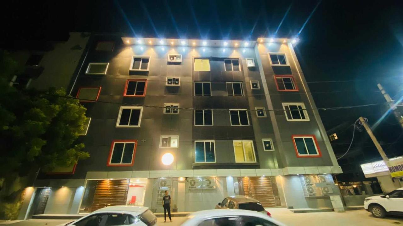 Hotel Townhouse Rohini Near Rithala Metro Station 3*