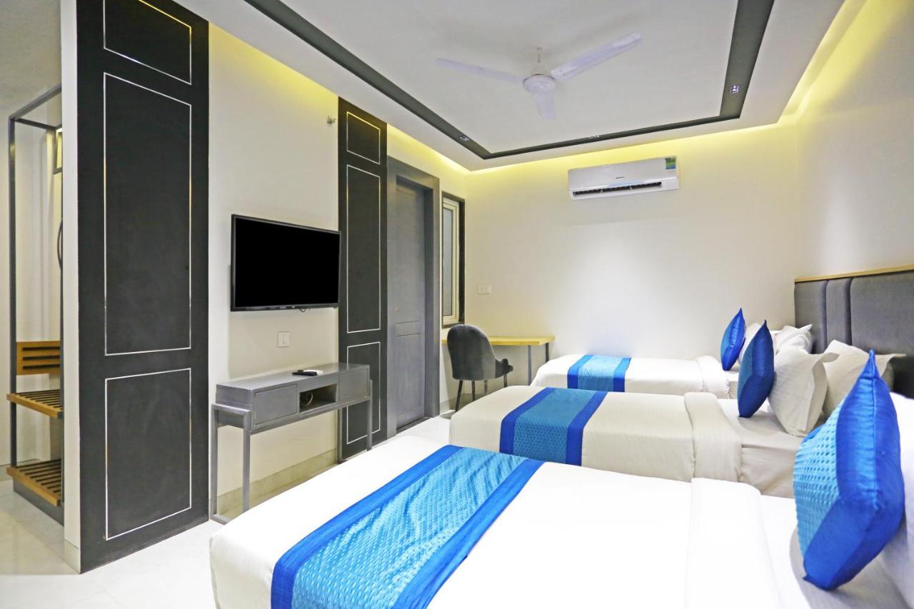 Apple - Near Delhi Airport With Free Airport Transsfer Hotel 3*
